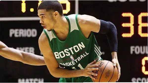 技术起源与早期演变：NBA面框单打如何突破背身传统？